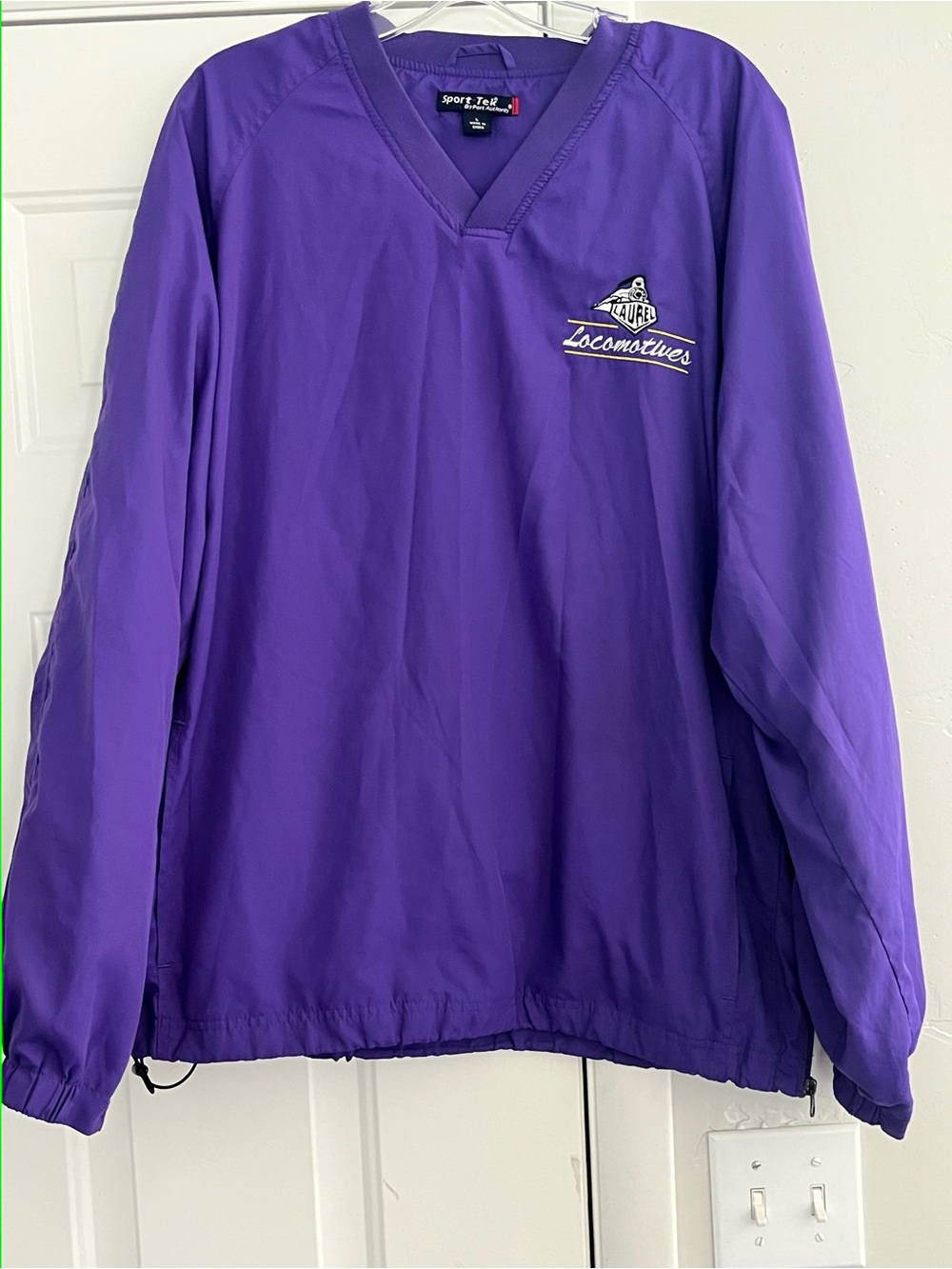 Laurel Locomotive Purple Men's V-Neck Windbreaker Pullover